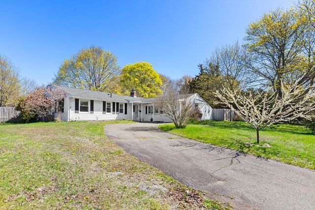 52 Coolidge Rd, Danvers, MA 01923