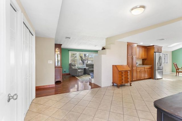 52 Coolidge Rd, Danvers, MA 01923