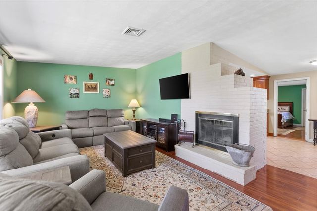 52 Coolidge Rd, Danvers, MA 01923