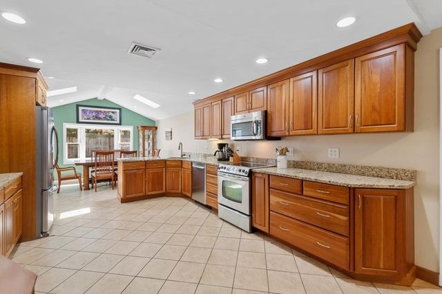 52 Coolidge Rd, Danvers, MA 01923