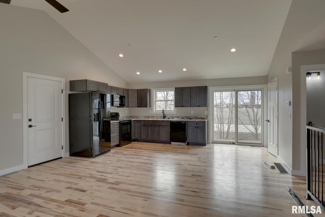 2821 N 23RD Street, Quincy, IL 62305