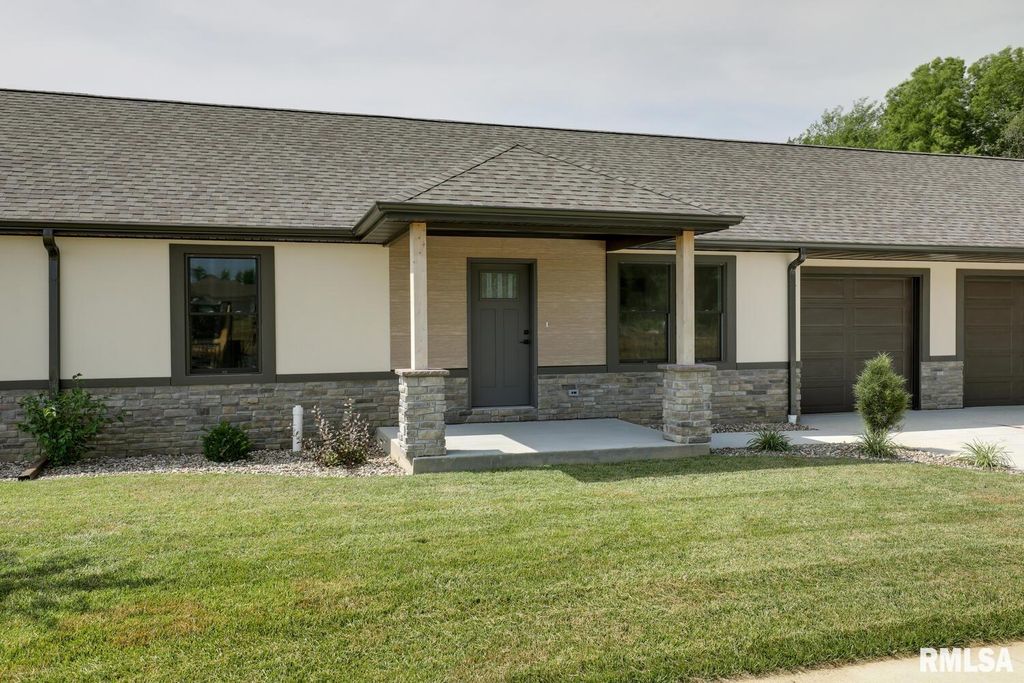 2821 N 23RD Street, Quincy, IL 62305