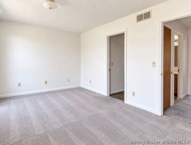 4207 Glenbrook W, New Albany, IN 47150