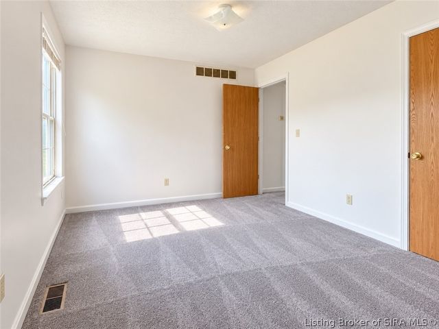 4207 Glenbrook W, New Albany, IN 47150