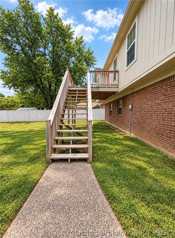 4207 Glenbrook W, New Albany, IN 47150