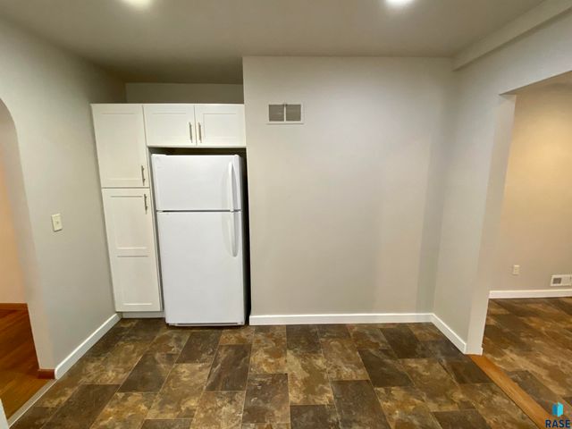 921 S Sherman Ave Avenue, Sioux Falls, SD 57104