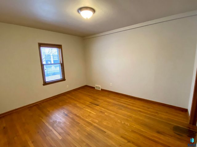 921 S Sherman Ave Avenue, Sioux Falls, SD 57104