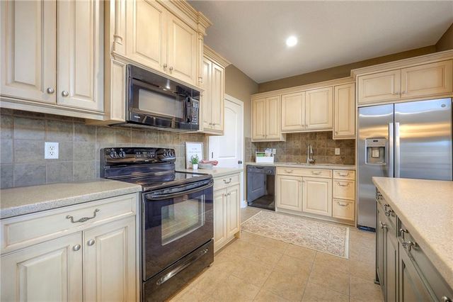 15924 Buena Vista Street, Overland Park, KS 66085