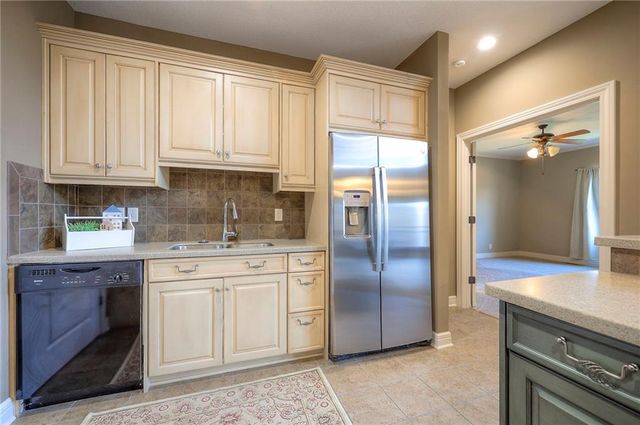 15924 Buena Vista Street, Overland Park, KS 66085