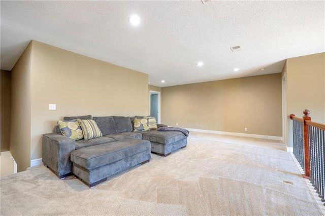 15924 Buena Vista Street, Overland Park, KS 66085