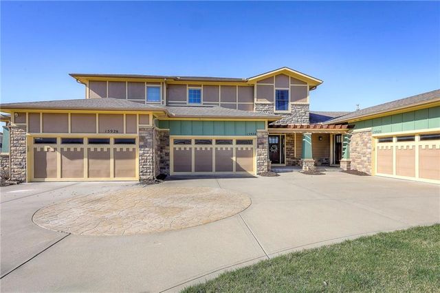 15924 Buena Vista Street, Overland Park, KS 66085