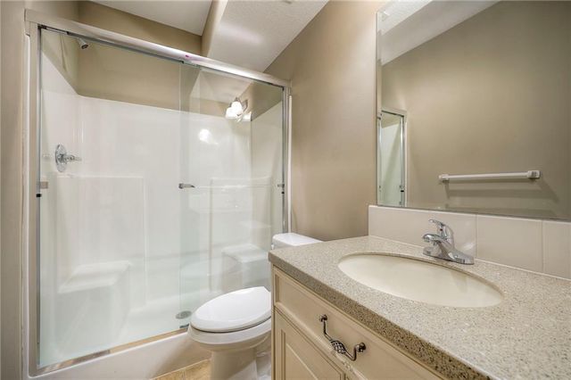 15924 Buena Vista Street, Overland Park, KS 66085