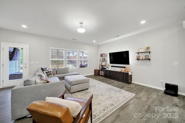 4115 Stockbrook Drive, Charlotte, NC 28215