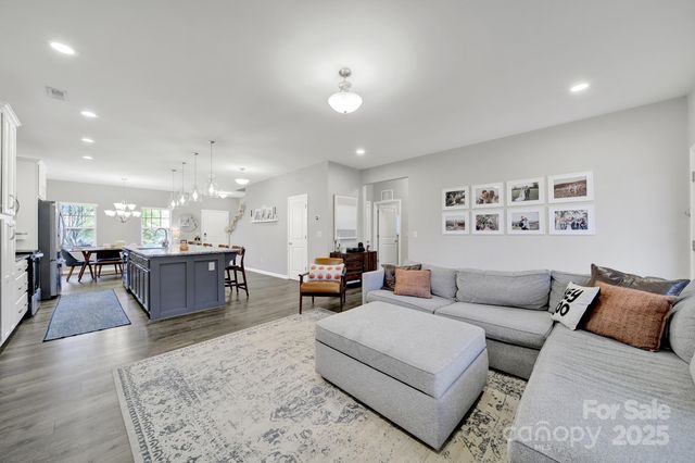 4115 Stockbrook Drive, Charlotte, NC 28215