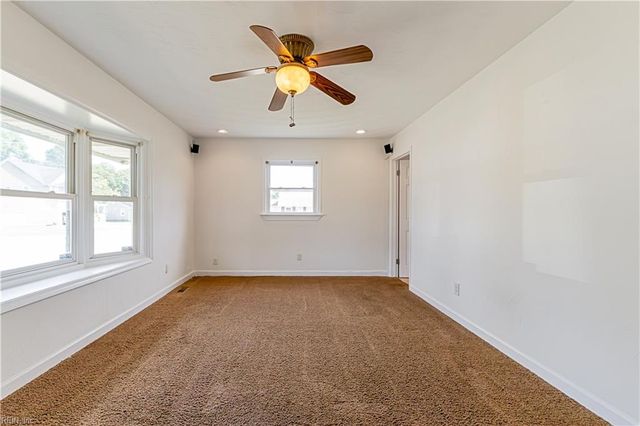 116 Twin Oaks DR, Hampton, VA 23666