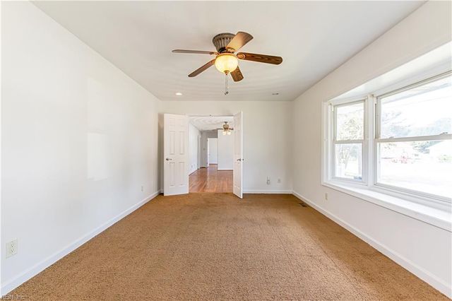 116 Twin Oaks DR, Hampton, VA 23666