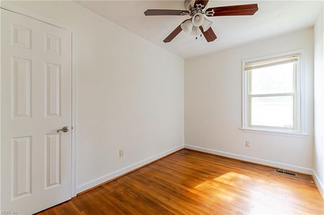 116 Twin Oaks DR, Hampton, VA 23666