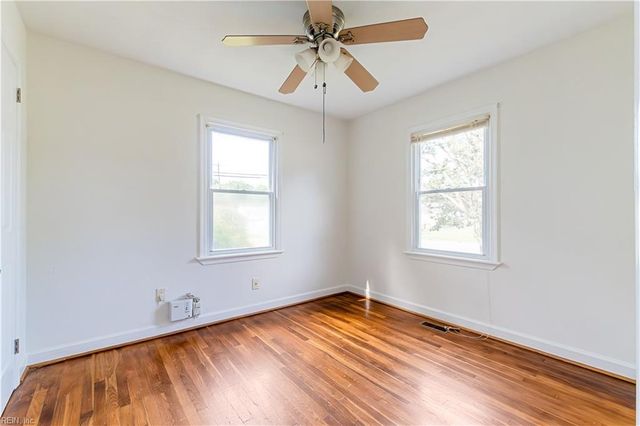 116 Twin Oaks DR, Hampton, VA 23666