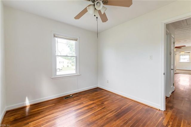 116 Twin Oaks DR, Hampton, VA 23666