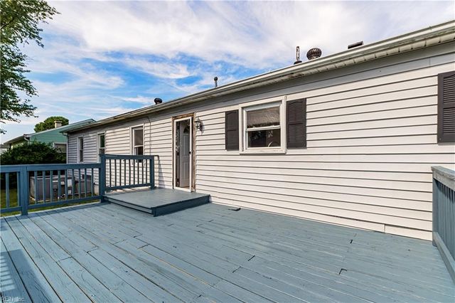 116 Twin Oaks DR, Hampton, VA 23666