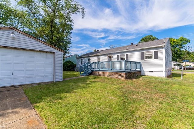 116 Twin Oaks DR, Hampton, VA 23666