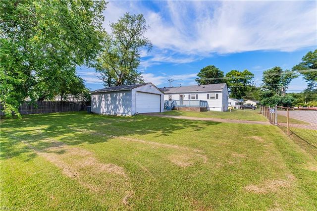 116 Twin Oaks DR, Hampton, VA 23666