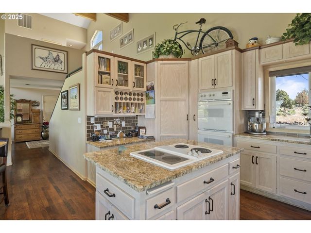 1164 Sw PARRISH Ln, Powell Butte, OR 97753