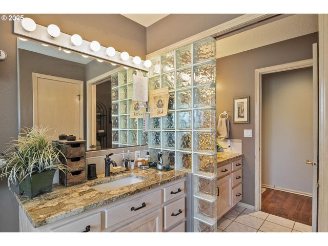 1164 Sw PARRISH Ln, Powell Butte, OR 97753