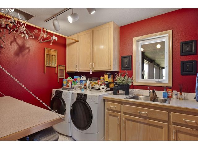 1164 Sw PARRISH Ln, Powell Butte, OR 97753