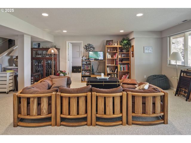 1164 Sw PARRISH Ln, Powell Butte, OR 97753