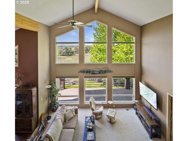 1164 Sw PARRISH Ln, Powell Butte, OR 97753