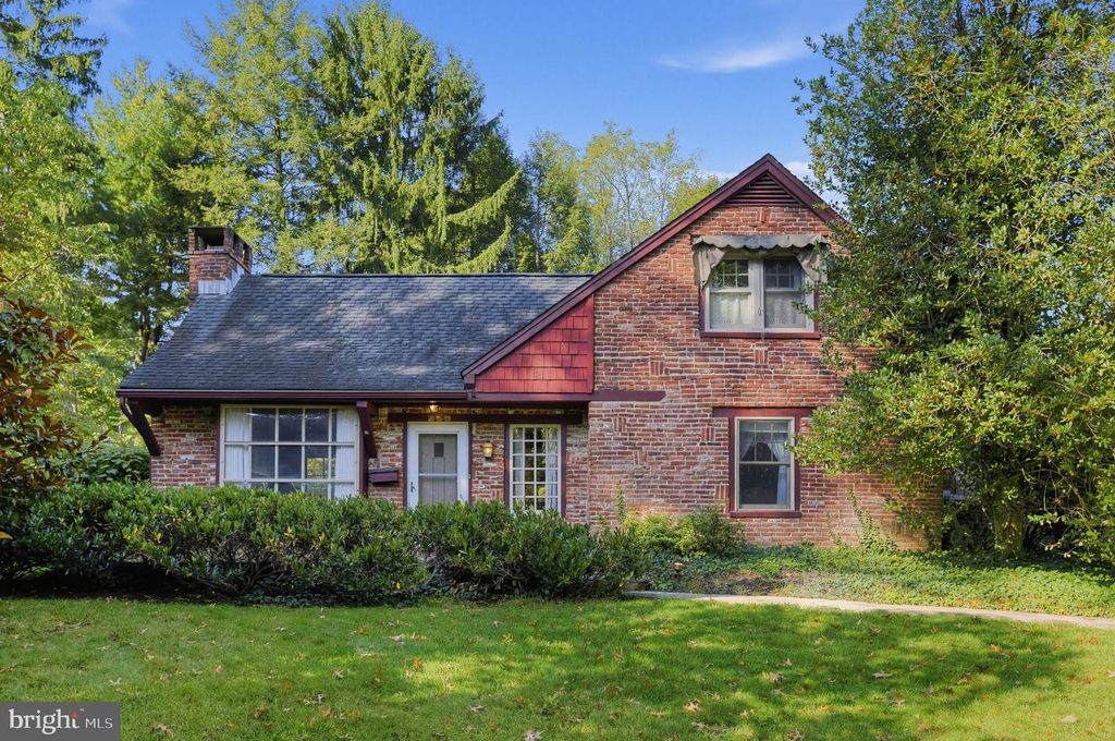 400 DICKINSON AVE, SWARTHMORE, PA 19081 — exterior