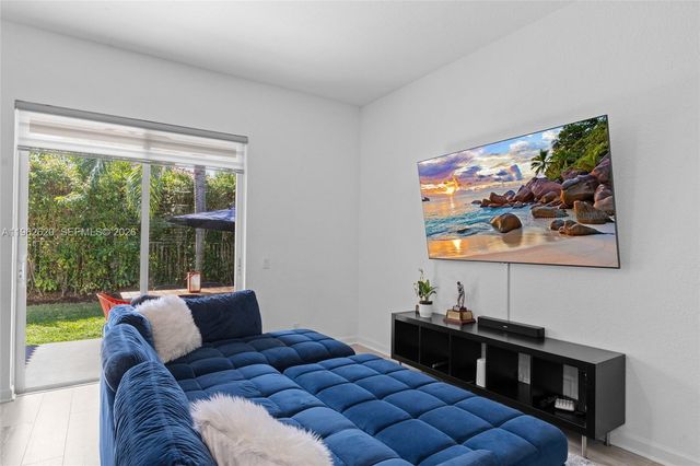 625 Bald Cypress Rd, Weston, FL 33327