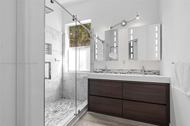 625 Bald Cypress Rd, Weston, FL 33327