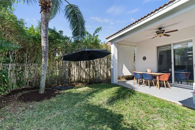 625 Bald Cypress Rd, Weston, FL 33327