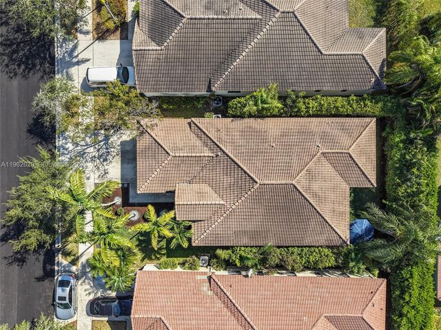 625 Bald Cypress Rd, Weston, FL 33327