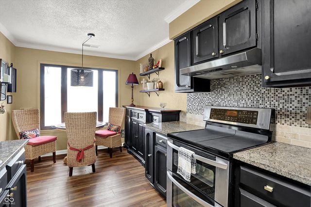 201 Bluffs Circle E, Noblesville, IN 46062