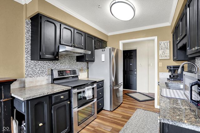 201 Bluffs Circle E, Noblesville, IN 46062