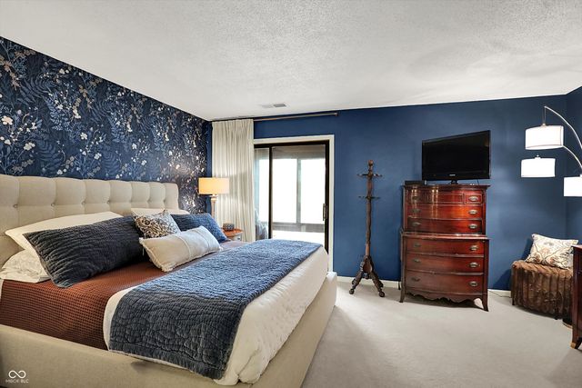 201 Bluffs Circle E, Noblesville, IN 46062