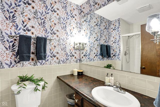 201 Bluffs Circle E, Noblesville, IN 46062