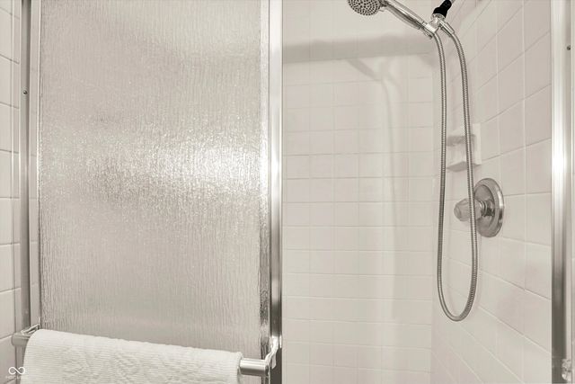 201 Bluffs Circle E, Noblesville, IN 46062