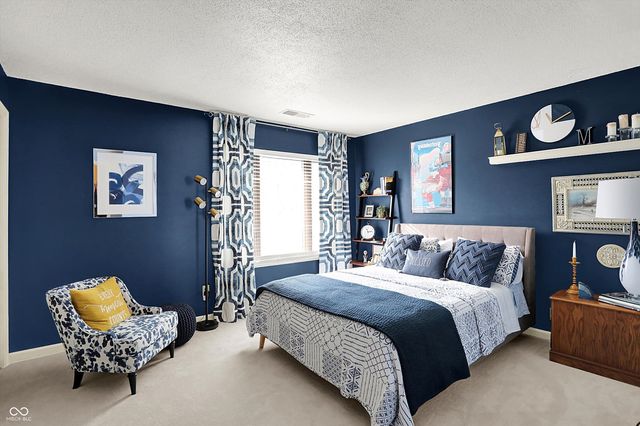 201 Bluffs Circle E, Noblesville, IN 46062