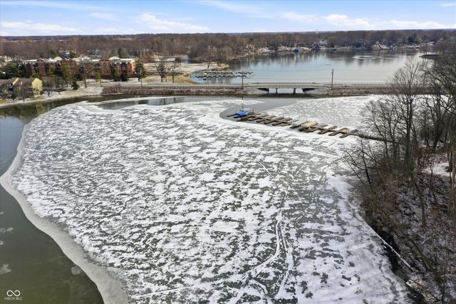 201 Bluffs Circle E, Noblesville, IN 46062