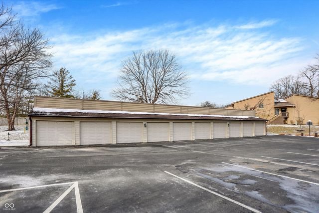 201 Bluffs Circle E, Noblesville, IN 46062