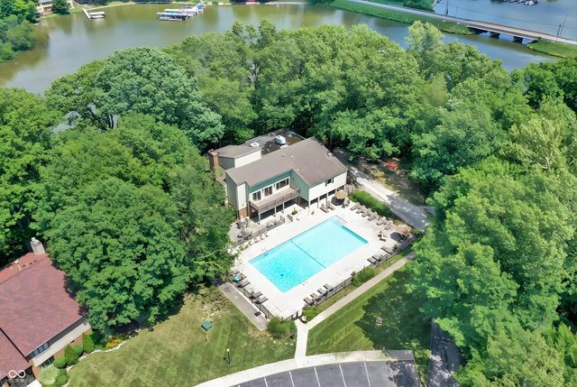 201 Bluffs Circle E, Noblesville, IN 46062