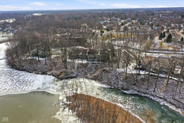 201 Bluffs Circle E, Noblesville, IN 46062