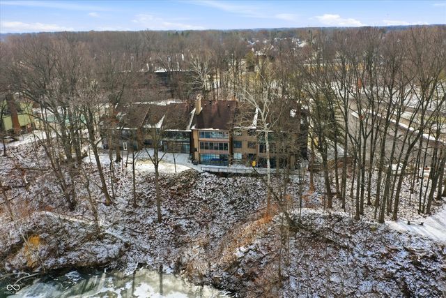 201 Bluffs Circle E, Noblesville, IN 46062