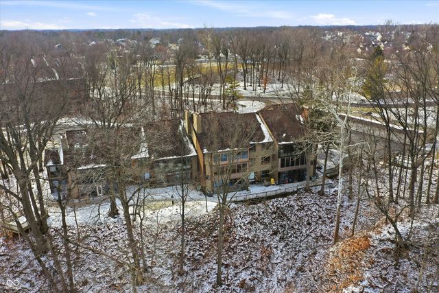 201 Bluffs Circle E, Noblesville, IN 46062