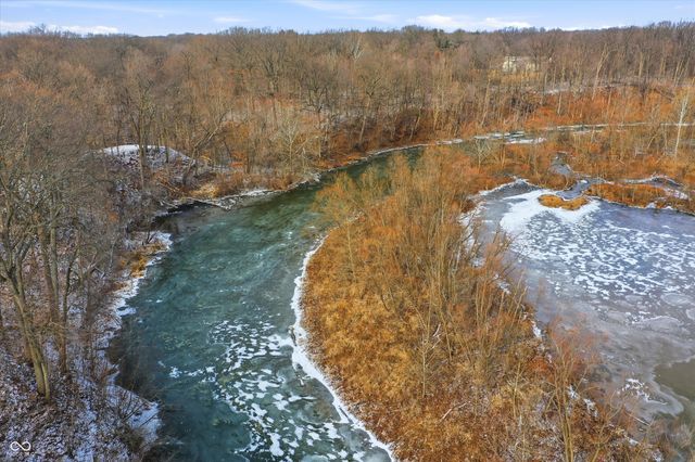 201 Bluffs Circle E, Noblesville, IN 46062