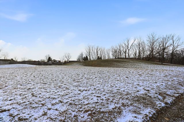 201 Bluffs Circle E, Noblesville, IN 46062